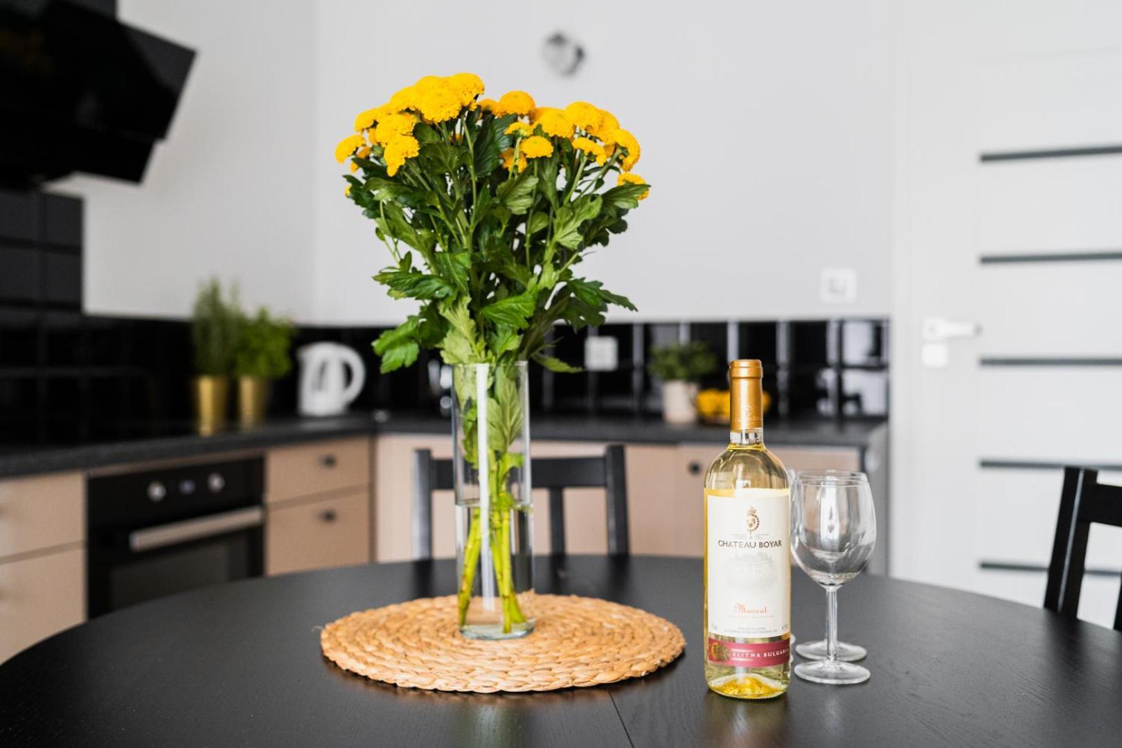 Apartment Old Town - 3 Rooms - 2 Bathrooms - 12 People - Parking Place Breslavia Esterno foto